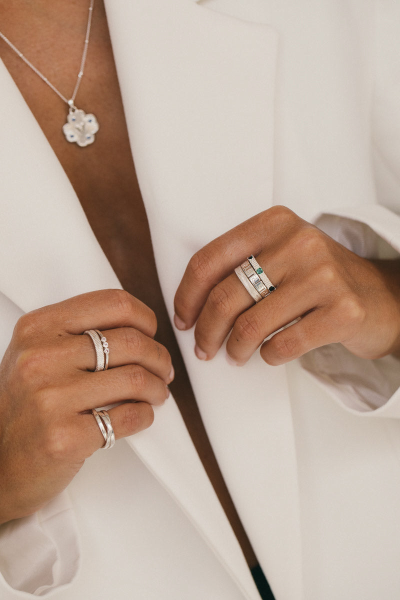 Aphrodite ring silver